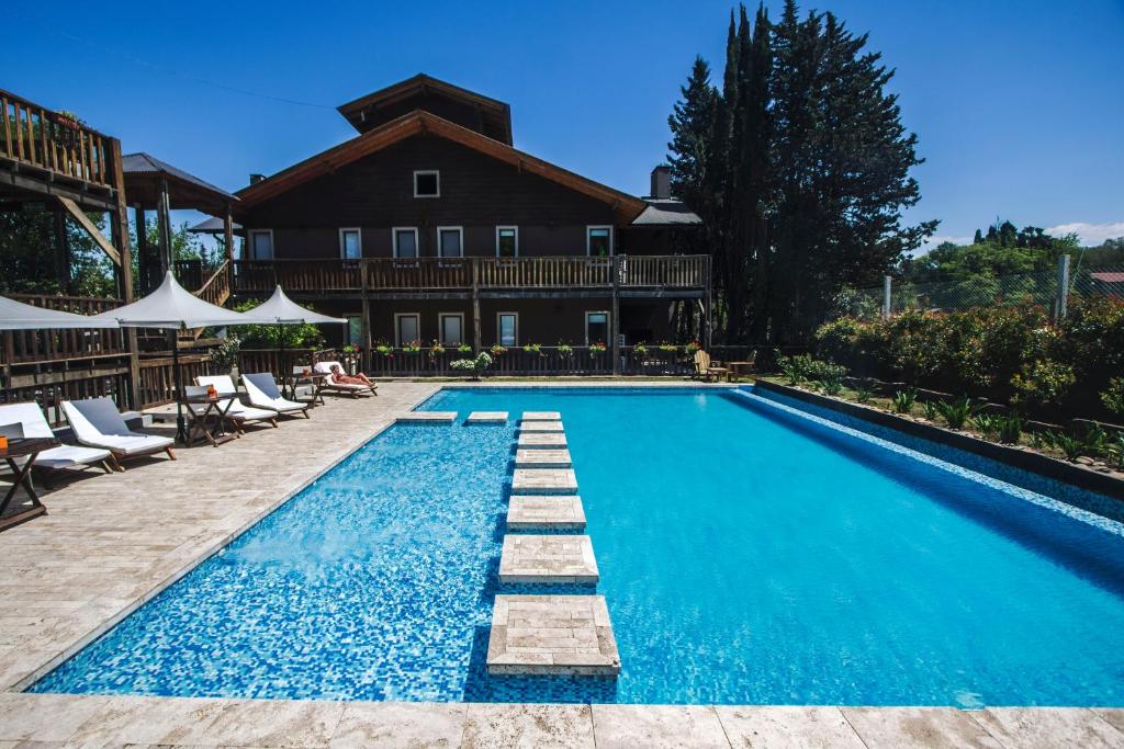 BlackStone Apart Boutique Hotel con pileta climatizada