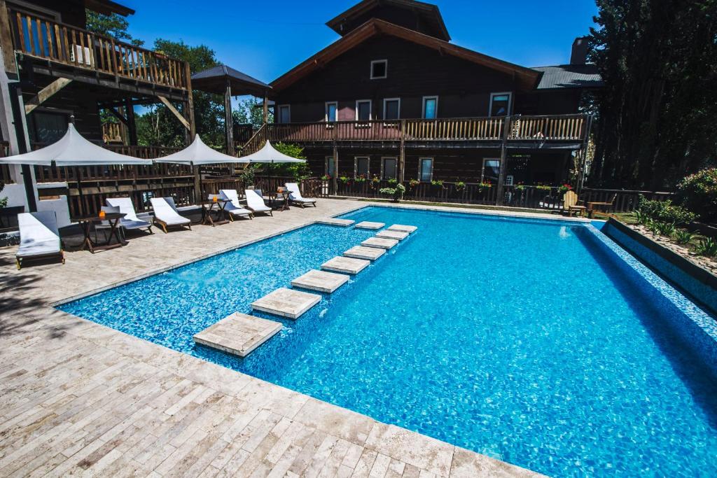 BlackStone con spa y centro de bienestar