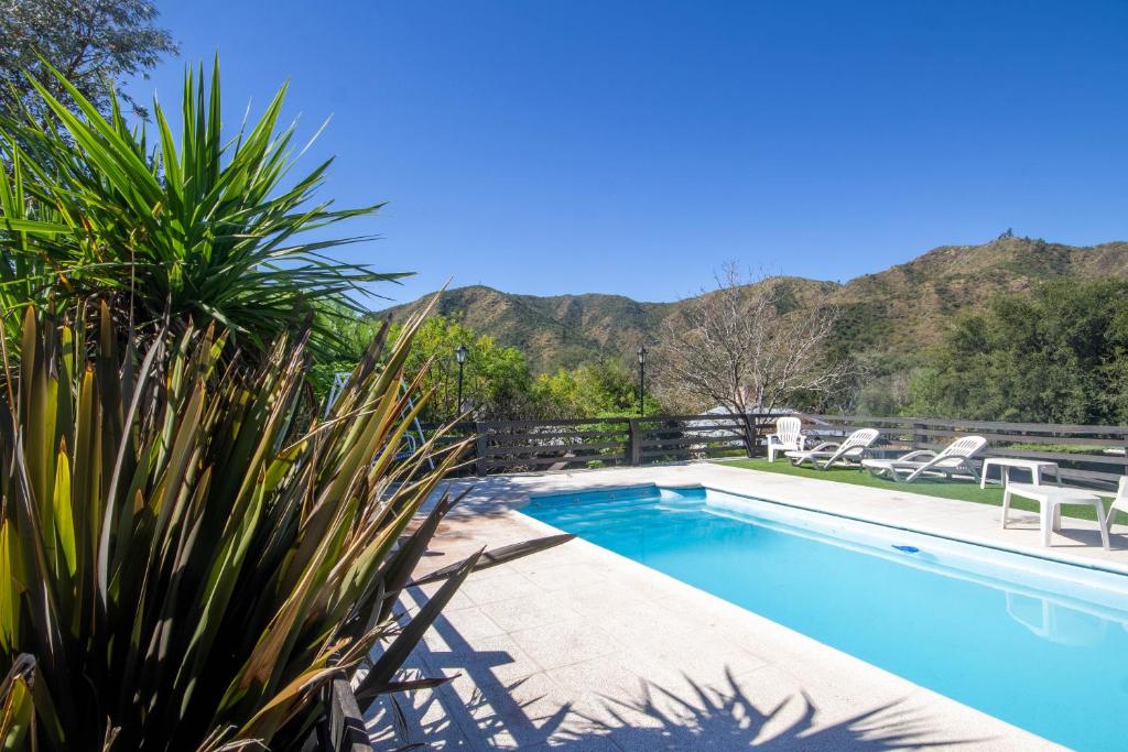 Cabañas Noscohue rodeadas de naturaleza en Villa General Belgrano
