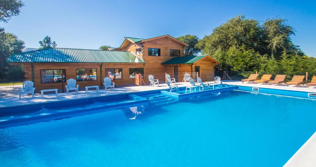 Del Milagro posada con pileta al aire libre